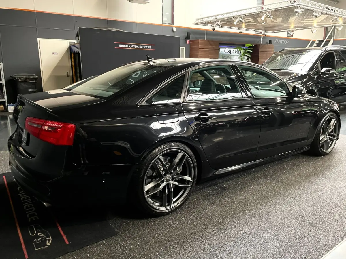 Limousine 4.0 TFSI quattro 570 PK KERAMIC GLASDAK HUD RS BEKLEDING