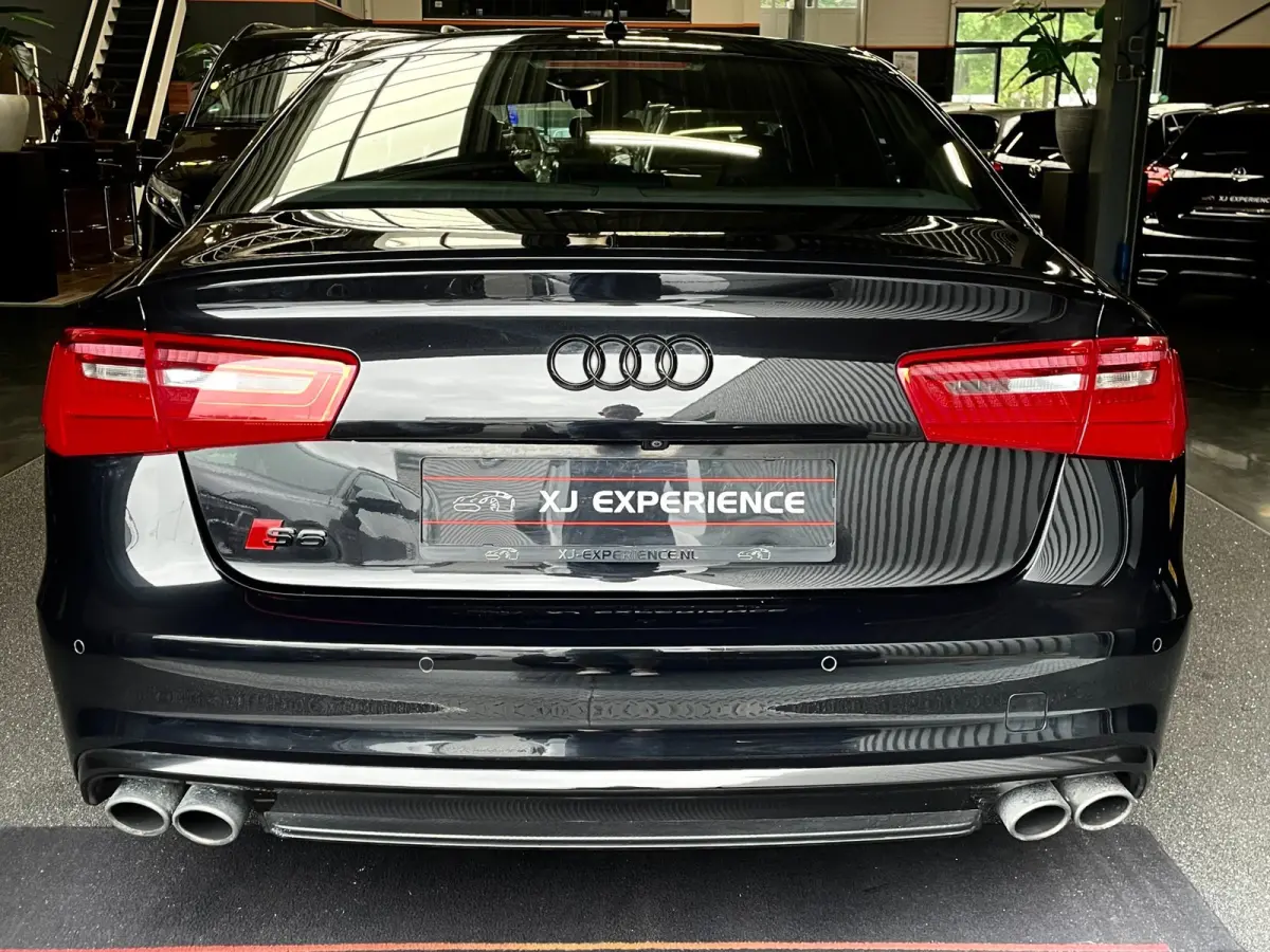 Limousine 4.0 TFSI quattro 570 PK KERAMIC GLASDAK HUD RS BEKLEDING