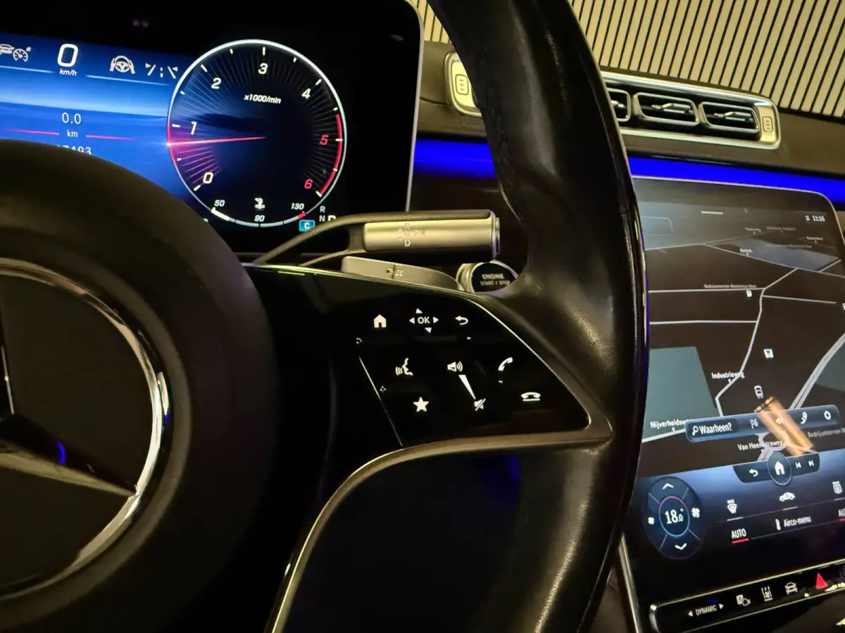 350d Exclusive-PANORAMA-MEMORY-HEAD UP-BURMESTER-ZEER COMPLEET-BTW AUTO-1e EIGENAAR-NPR. € 165.000