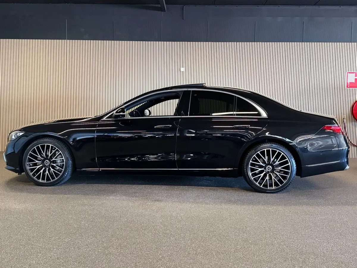 350d Exclusive-PANORAMA-MEMORY-HEAD UP-BURMESTER-ZEER COMPLEET-BTW AUTO-1e EIGENAAR-NPR. € 165.000