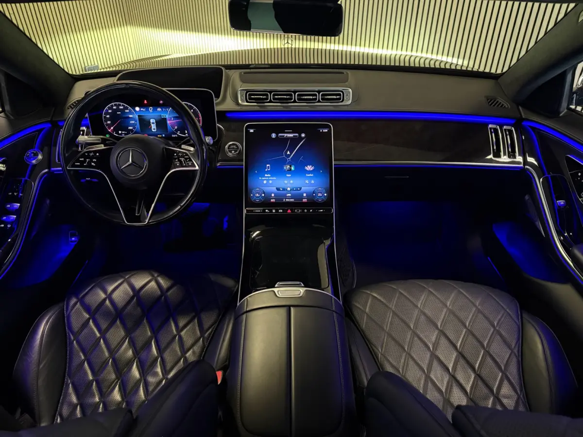 350d Exclusive-PANORAMA-MEMORY-HEAD UP-BURMESTER-ZEER COMPLEET-BTW AUTO-1e EIGENAAR-NPR. € 165.000