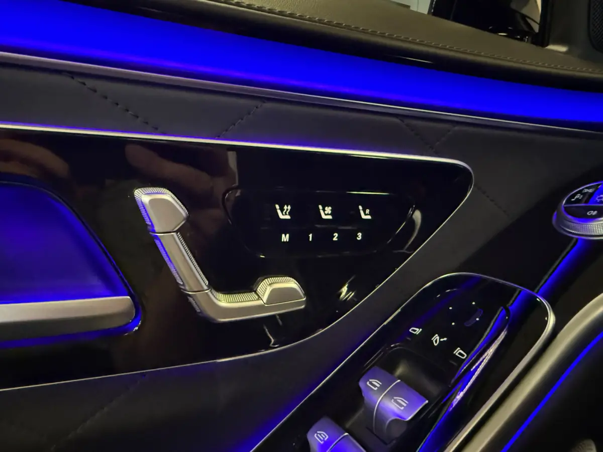 350d Exclusive-PANORAMA-MEMORY-HEAD UP-BURMESTER-ZEER COMPLEET-BTW AUTO-1e EIGENAAR-NPR. € 165.000
