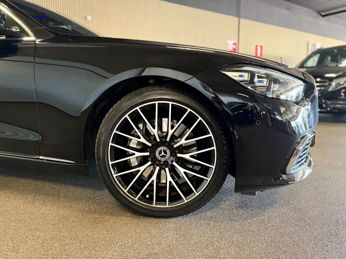 350d Exclusive-PANORAMA-MEMORY-HEAD UP-BURMESTER-ZEER COMPLEET-BTW AUTO-1e EIGENAAR-NPR. € 165.000