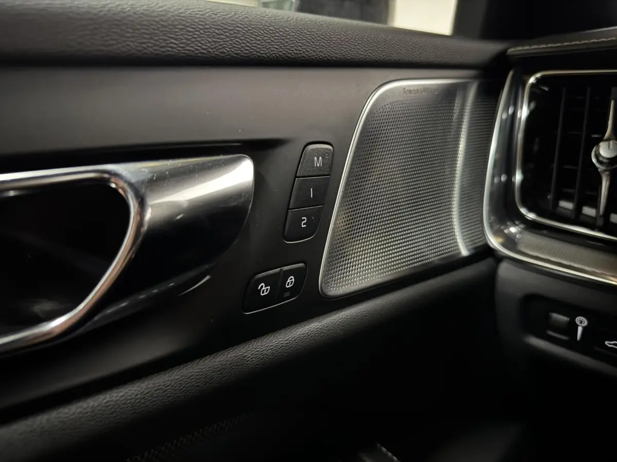 2.0 T8 Twin Engine AWD Polestar Engineered Pano B&W 360° Carplay