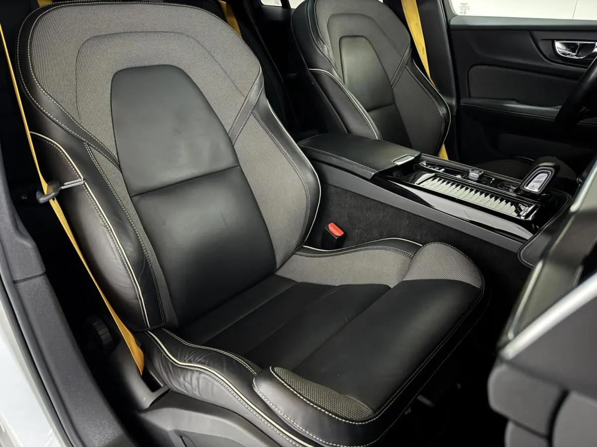 2.0 T8 Twin Engine AWD Polestar Engineered Pano B&W 360° Carplay