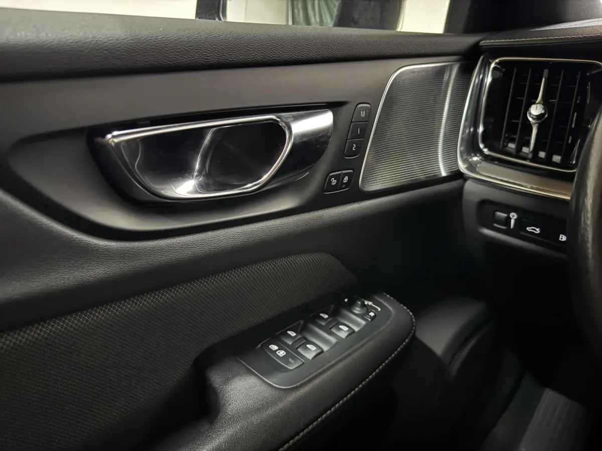 2.0 T8 Twin Engine AWD Polestar Engineered Pano B&W 360° Carplay