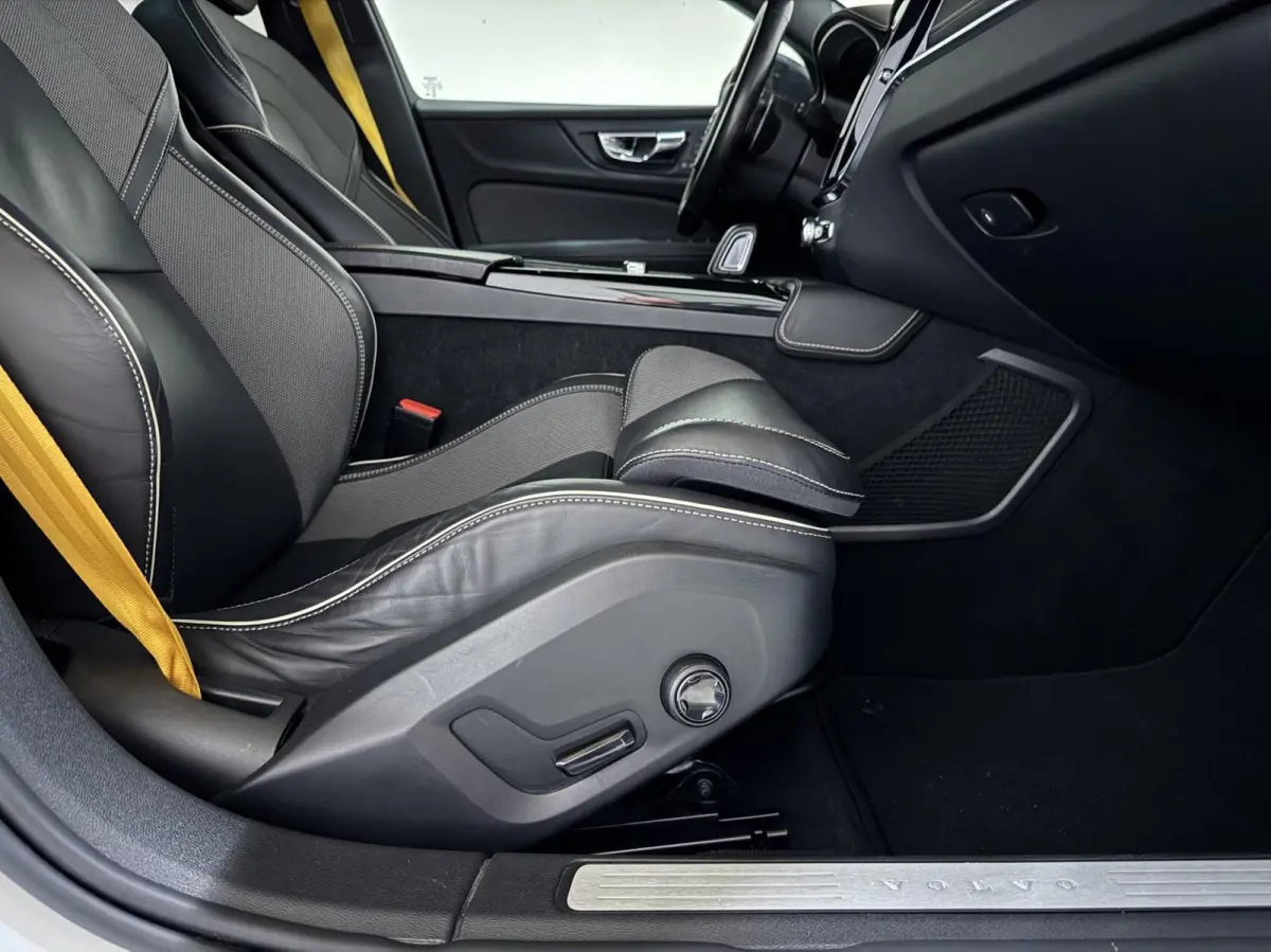2.0 T8 Twin Engine AWD Polestar Engineered Pano B&W 360° Carplay