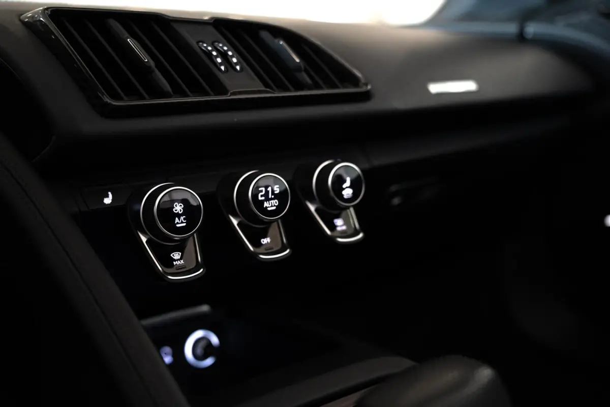5.2 Performance Quattro / Dlr. ond. / Keramisch / Carbon Ext. / Carbon Int. / Camera / B&O