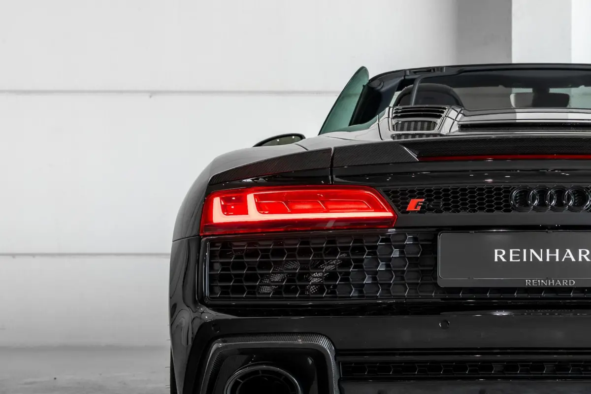 5.2 Performance Quattro / Dlr. ond. / Keramisch / Carbon Ext. / Carbon Int. / Camera / B&O