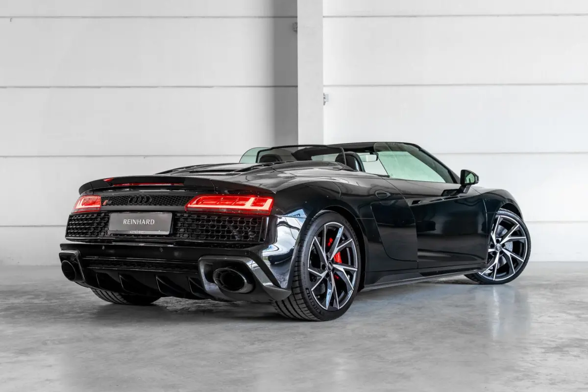 5.2 Performance Quattro / Dlr. ond. / Keramisch / Carbon Ext. / Carbon Int. / Camera / B&O
