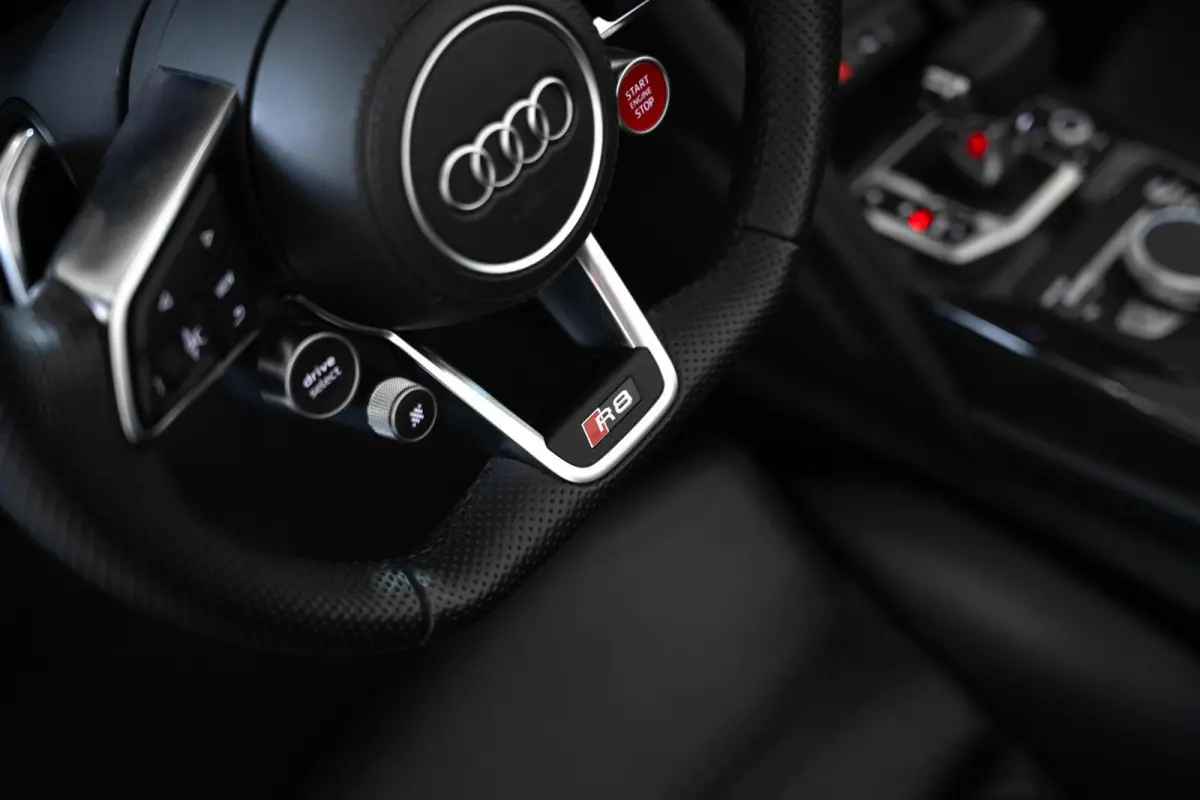 5.2 Performance Quattro / Dlr. ond. / Keramisch / Carbon Ext. / Carbon Int. / Camera / B&O