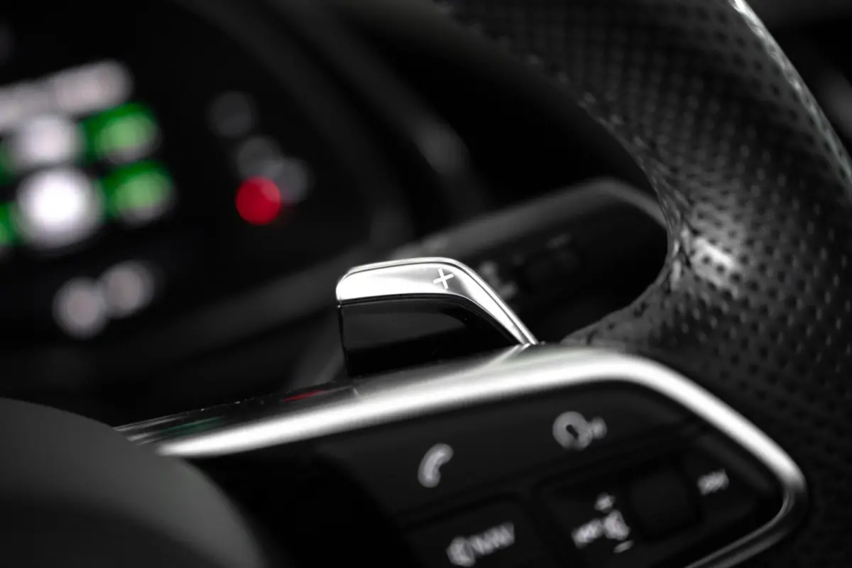 5.2 Performance Quattro / Dlr. ond. / Keramisch / Carbon Ext. / Carbon Int. / Camera / B&O