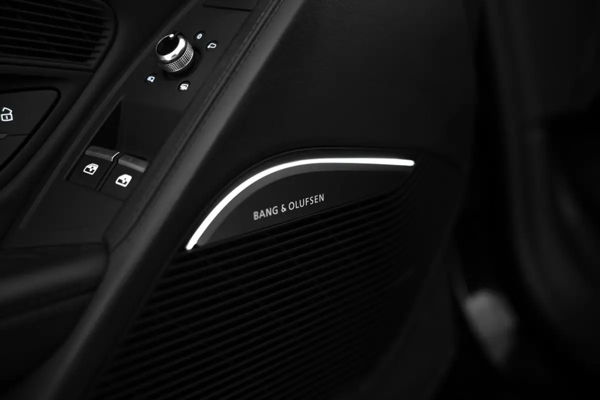 5.2 Performance Quattro / Dlr. ond. / Keramisch / Carbon Ext. / Carbon Int. / Camera / B&O