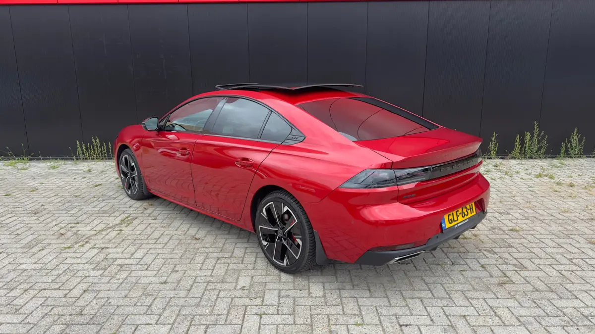 130PK GT Automaat | Lederen Bekleding | 2x Massagestoelen + Verwarming | Rondomzicht Camera | All Season Banden | 1e Eigenaar | Dealer Onderhouden | Adaptive Cruise Control | Navigatie | Dra