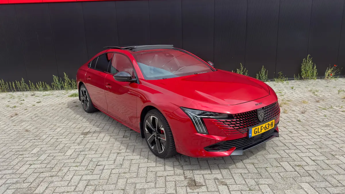 130PK GT Automaat | Lederen Bekleding | 2x Massagestoelen + Verwarming | Rondomzicht Camera | All Season Banden | 1e Eigenaar | Dealer Onderhouden | Adaptive Cruise Control | Navigatie | Dra