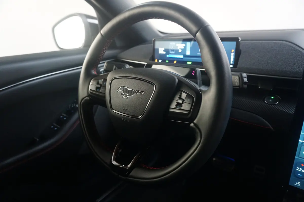 Extended AWD 98 kWh 92,5% SoH | Achteruitrijcamera | Apple Carplay/Android Auto|telefoonintegratie premium | Cruise control adaptief met Stop&Go en stuurhulp