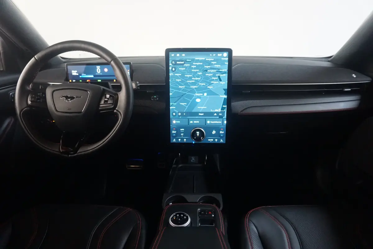 Extended AWD 98 kWh 92,5% SoH | Achteruitrijcamera | Apple Carplay/Android Auto|telefoonintegratie premium | Cruise control adaptief met Stop&Go en stuurhulp