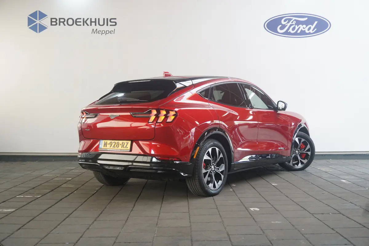 Extended AWD 98 kWh 92,5% SoH | Achteruitrijcamera | Apple Carplay/Android Auto|telefoonintegratie premium | Cruise control adaptief met Stop&Go en stuurhulp