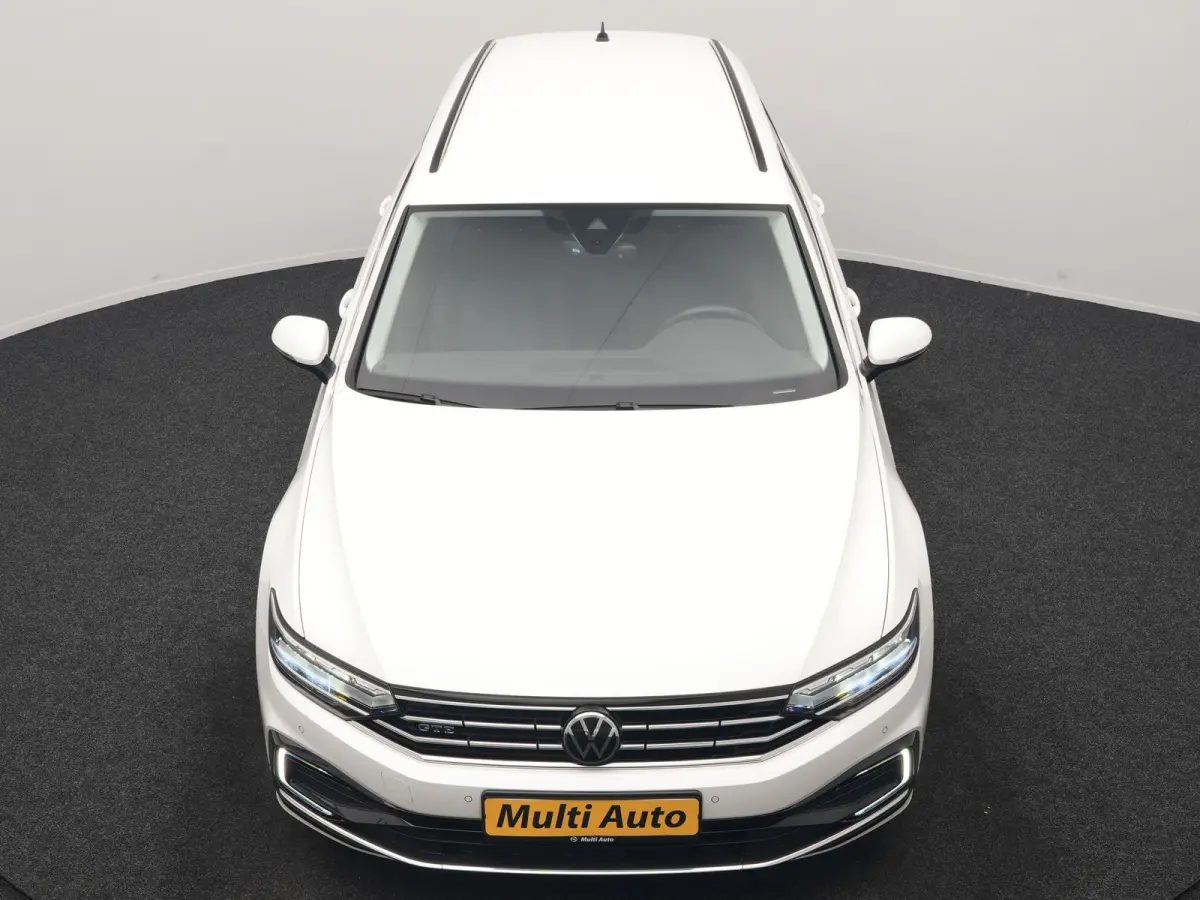 1.4 TSI GTE Business PHEV 218pk Dealer O.H. | Adaptive Cruise | Camera | Voorstoelen Verwarmd | Apple Carplay | Navigatie | DAB | Park Assist | Draadloze Telefoonlader | IQ Drive | Plug In H