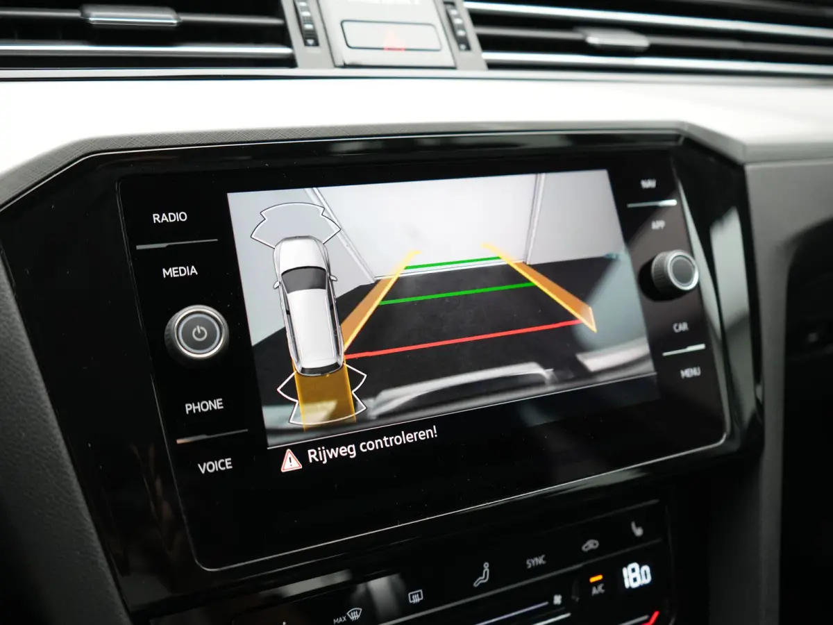 1.4 TSI GTE Business PHEV 218pk Dealer O.H. | Adaptive Cruise | Camera | Voorstoelen Verwarmd | Apple Carplay | Navigatie | DAB | Park Assist | Draadloze Telefoonlader | IQ Drive | Plug In H
