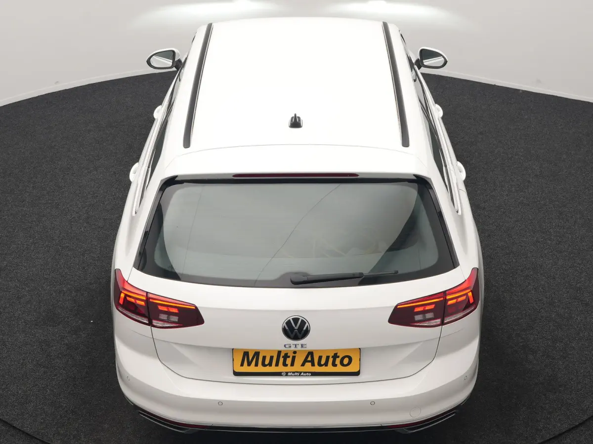 1.4 TSI GTE Business PHEV 218pk Dealer O.H. | Adaptive Cruise | Camera | Voorstoelen Verwarmd | Apple Carplay | Navigatie | DAB | Park Assist | Draadloze Telefoonlader | IQ Drive | Plug In H