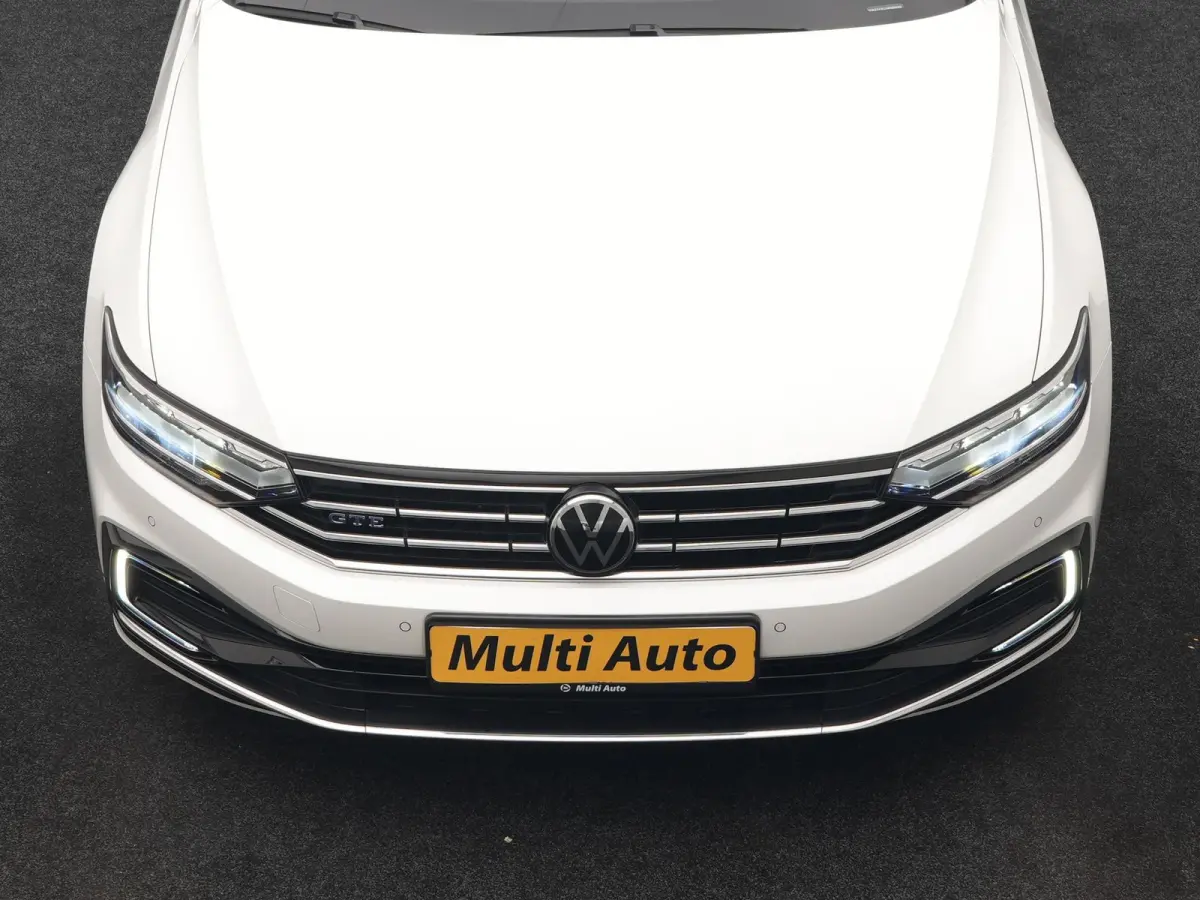 1.4 TSI GTE Business PHEV 218pk Dealer O.H. | Adaptive Cruise | Camera | Voorstoelen Verwarmd | Apple Carplay | Navigatie | DAB | Park Assist | Draadloze Telefoonlader | IQ Drive | Plug In H