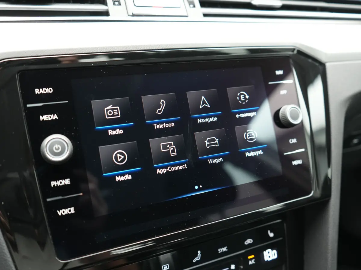 1.4 TSI GTE Business PHEV 218pk Dealer O.H. | Adaptive Cruise | Camera | Voorstoelen Verwarmd | Apple Carplay | Navigatie | DAB | Park Assist | Draadloze Telefoonlader | IQ Drive | Plug In H