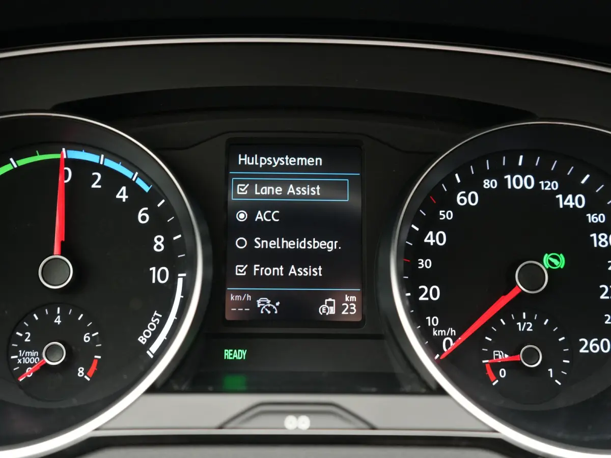 1.4 TSI GTE Business PHEV 218pk Dealer O.H. | Adaptive Cruise | Camera | Voorstoelen Verwarmd | Apple Carplay | Navigatie | DAB | Park Assist | Draadloze Telefoonlader | IQ Drive | Plug In H