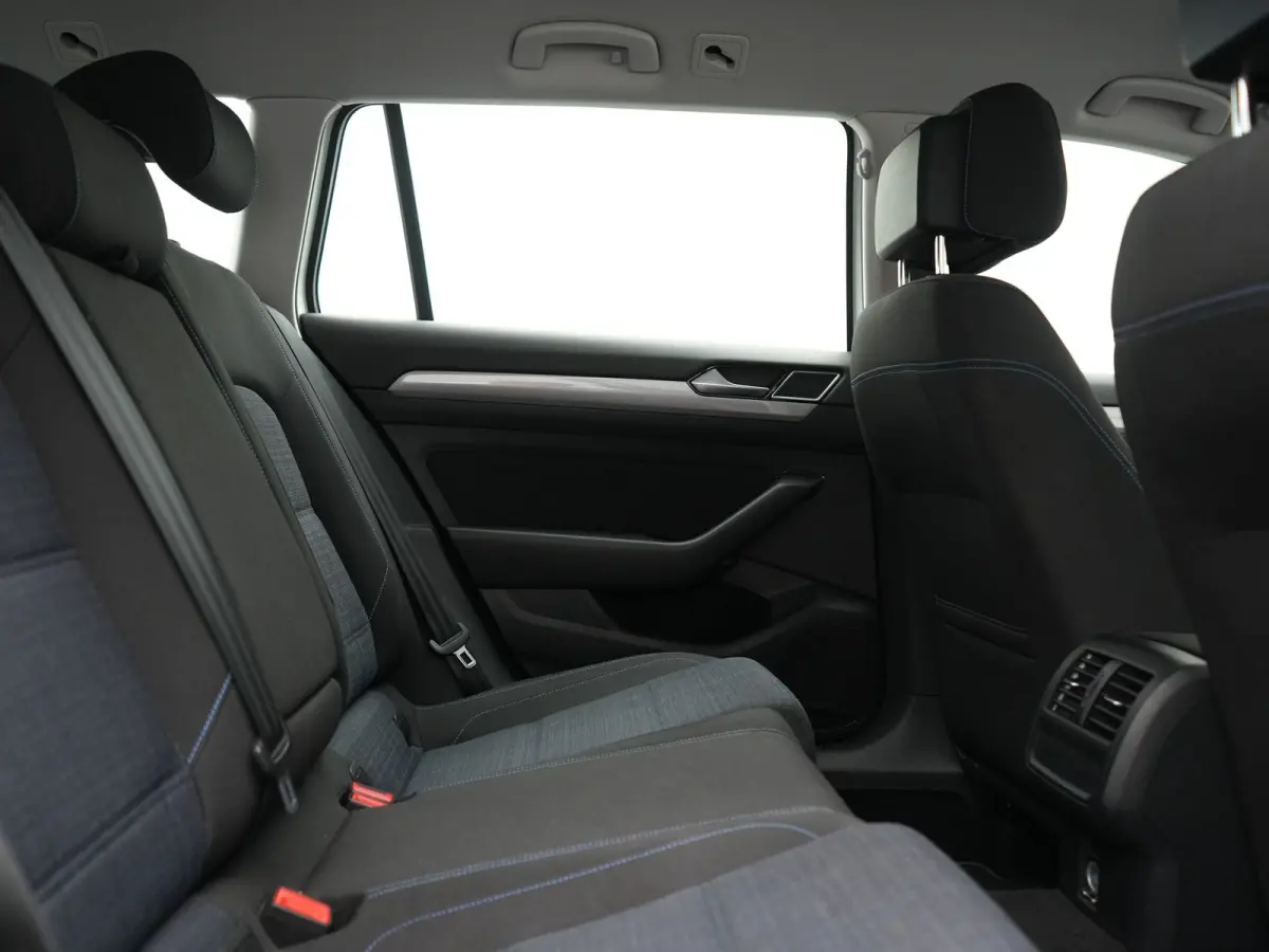 1.4 TSI GTE Business PHEV 218pk Dealer O.H. | Adaptive Cruise | Camera | Voorstoelen Verwarmd | Apple Carplay | Navigatie | DAB | Park Assist | Draadloze Telefoonlader | IQ Drive | Plug In H