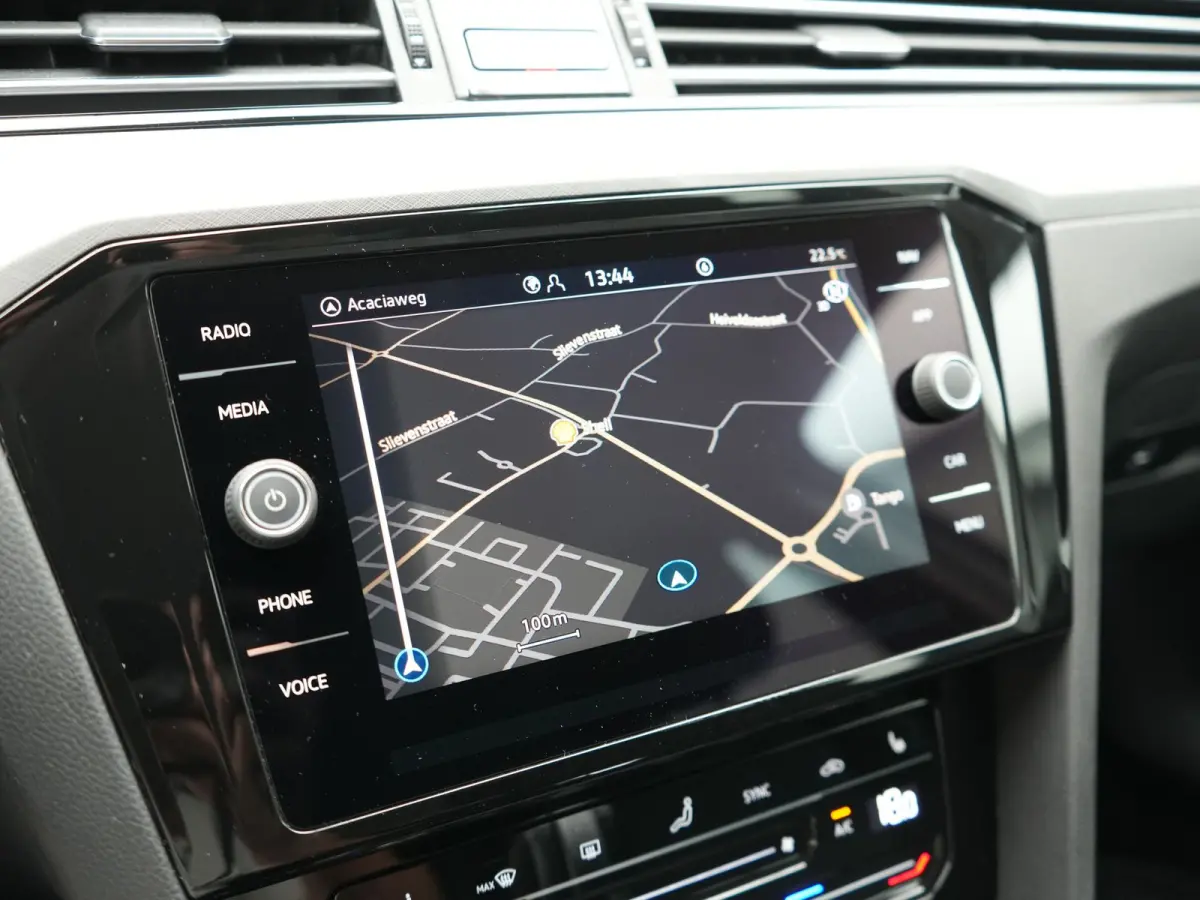 1.4 TSI GTE Business PHEV 218pk Dealer O.H. | Adaptive Cruise | Camera | Voorstoelen Verwarmd | Apple Carplay | Navigatie | DAB | Park Assist | Draadloze Telefoonlader | IQ Drive | Plug In H