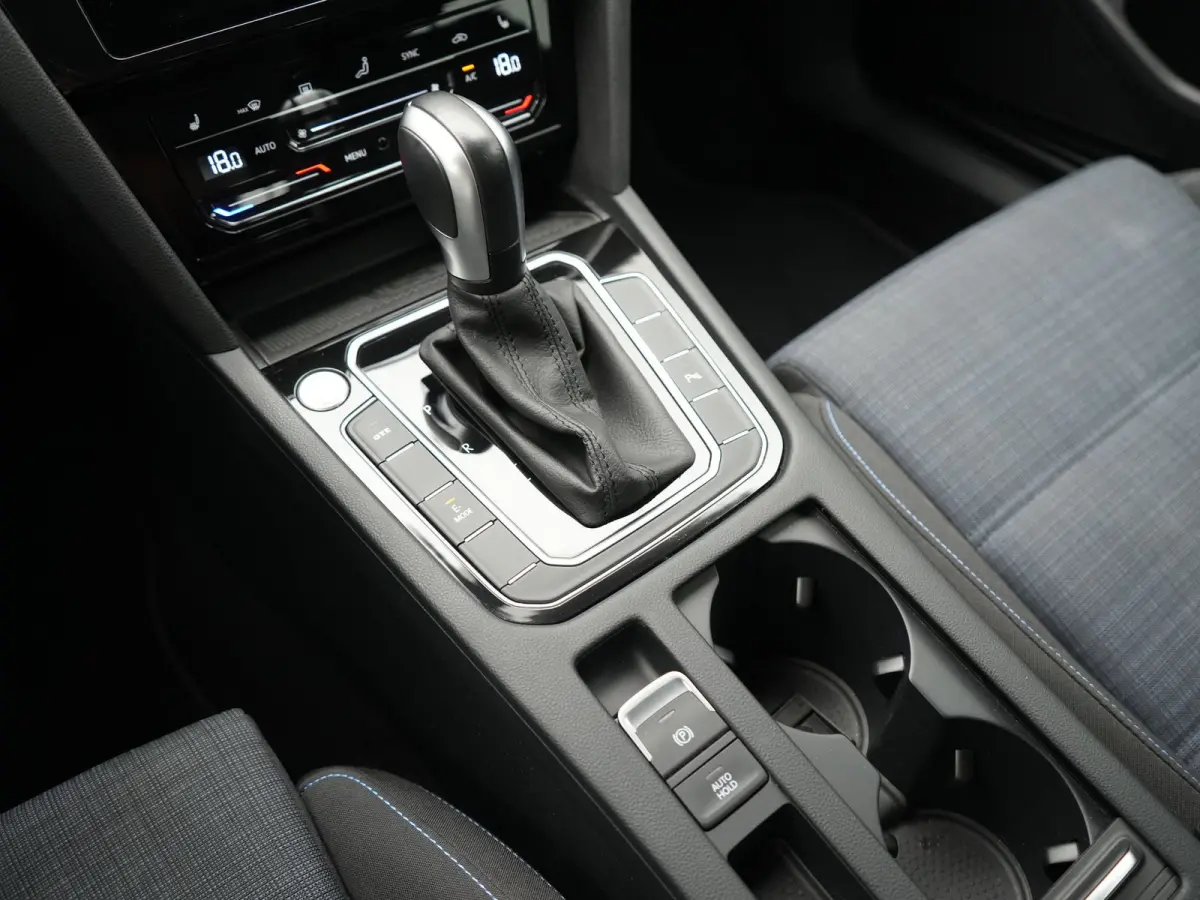 1.4 TSI GTE Business PHEV 218pk Dealer O.H. | Adaptive Cruise | Camera | Voorstoelen Verwarmd | Apple Carplay | Navigatie | DAB | Park Assist | Draadloze Telefoonlader | IQ Drive | Plug In H