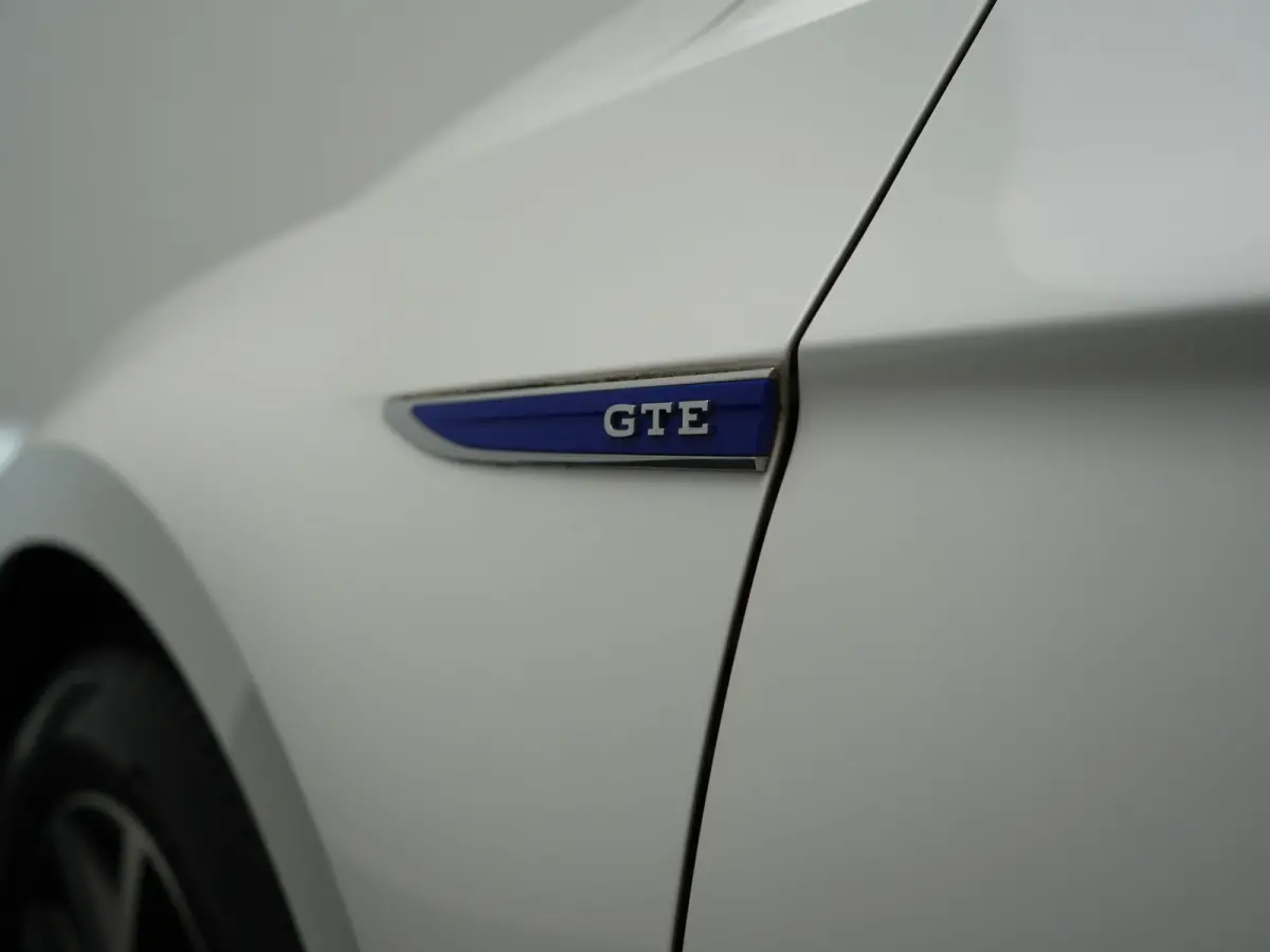 1.4 TSI GTE Business PHEV 218pk Dealer O.H. | Adaptive Cruise | Camera | Voorstoelen Verwarmd | Apple Carplay | Navigatie | DAB | Park Assist | Draadloze Telefoonlader | IQ Drive | Plug In H