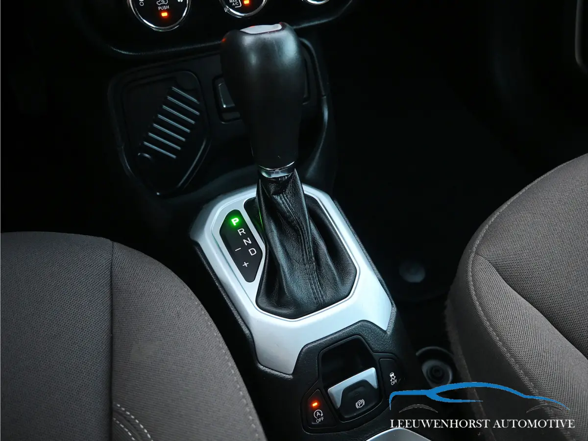 1.4 MultiAir Longitude, Automaat, stuur-stoelverw., navi,  cruise, airco, keyless, NL. dealerauto