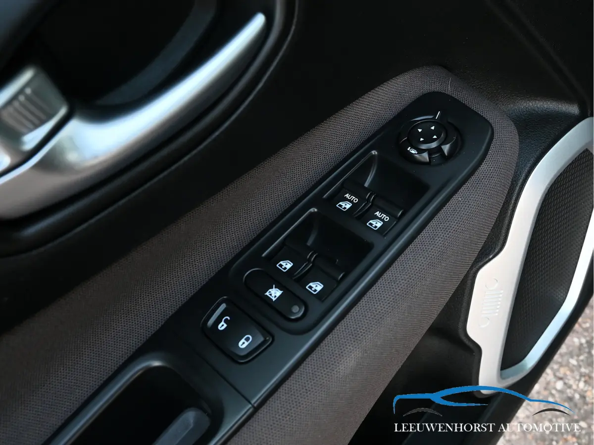 1.4 MultiAir Longitude, Automaat, stuur-stoelverw., navi,  cruise, airco, keyless, NL. dealerauto