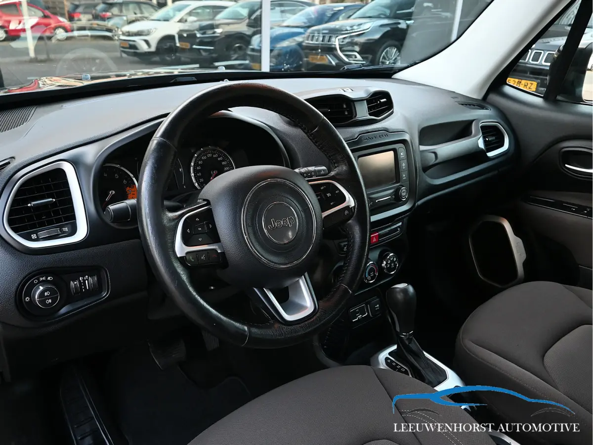 1.4 MultiAir Longitude, Automaat, stuur-stoelverw., navi,  cruise, airco, keyless, NL. dealerauto