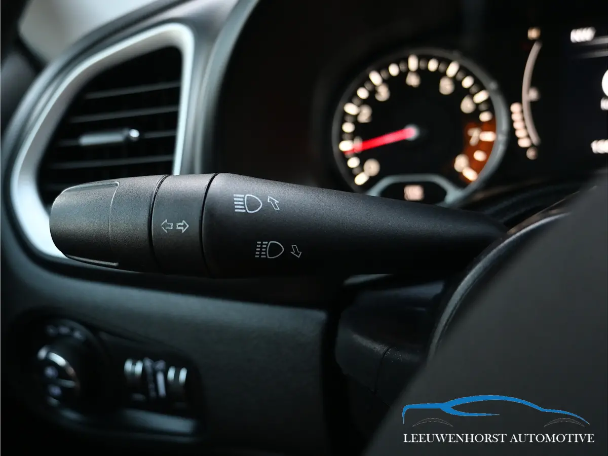 1.4 MultiAir Longitude, Automaat, stuur-stoelverw., navi,  cruise, airco, keyless, NL. dealerauto
