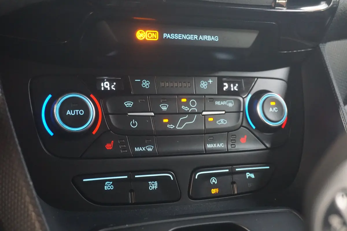 1.5 EcoBlue L1 Limited Automaat | Achteruitrijcamera | Apple Carplay/Android Auto|telefoonintegratie premium | Bi-xenon koplampen