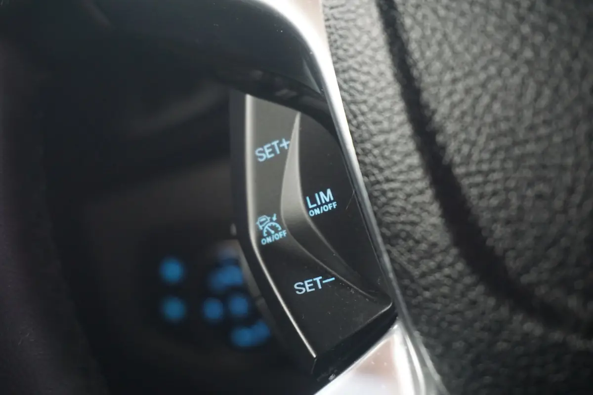 1.5 EcoBlue L1 Limited Automaat | Achteruitrijcamera | Apple Carplay/Android Auto|telefoonintegratie premium | Bi-xenon koplampen