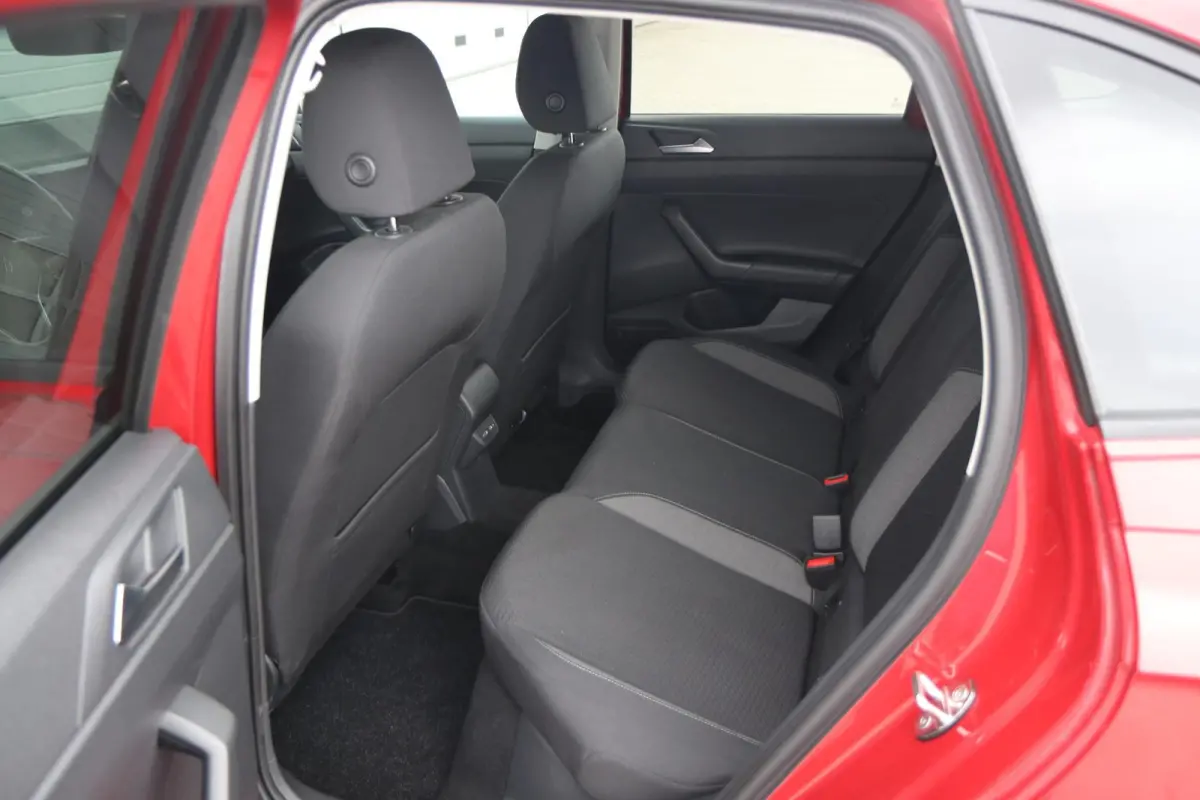 1.0 TSI 95pk Life | Trekhaak | Navigatie | Achteruitrijcamera | Stoelverwarming
