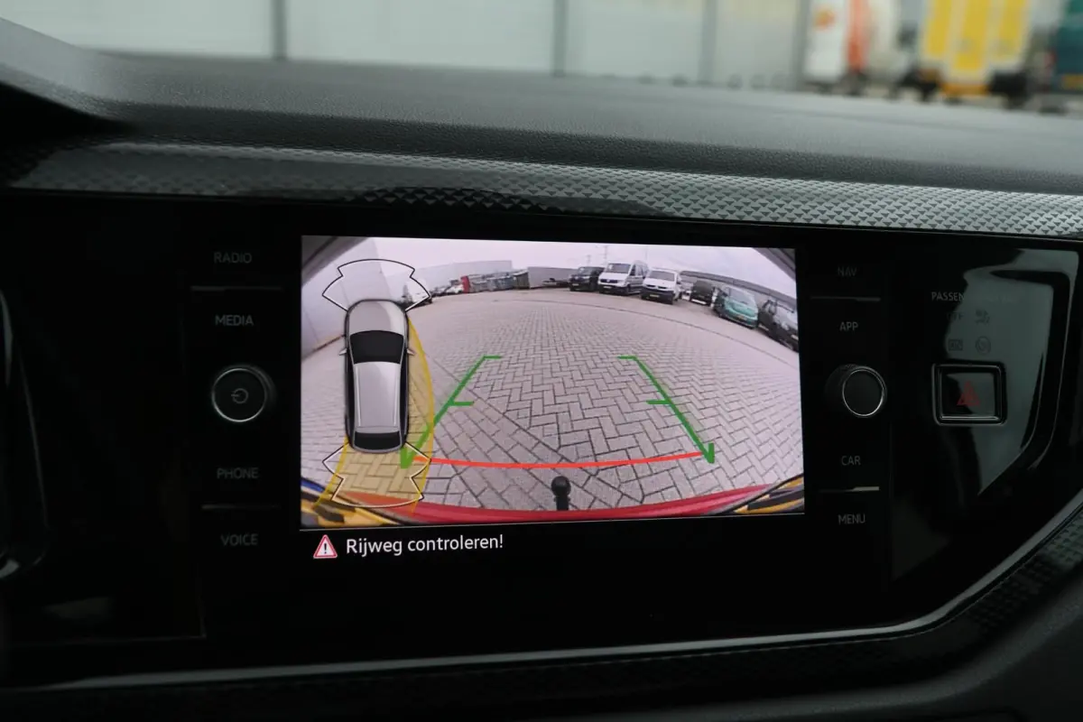 1.0 TSI 95pk Life | Trekhaak | Navigatie | Achteruitrijcamera | Stoelverwarming