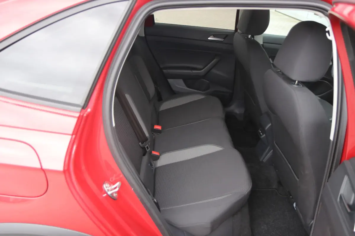 1.0 TSI 95pk Life | Trekhaak | Navigatie | Achteruitrijcamera | Stoelverwarming