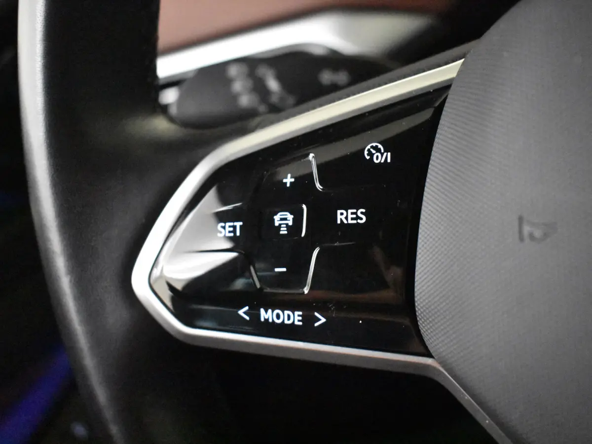 ID.5 Pro 77 kWh l Adaptief cruise control | SOH 98%  | App Connect | Navigatie | Stoel/stuurverwarming | Climate control | LED | DAB | 19 "LMV"