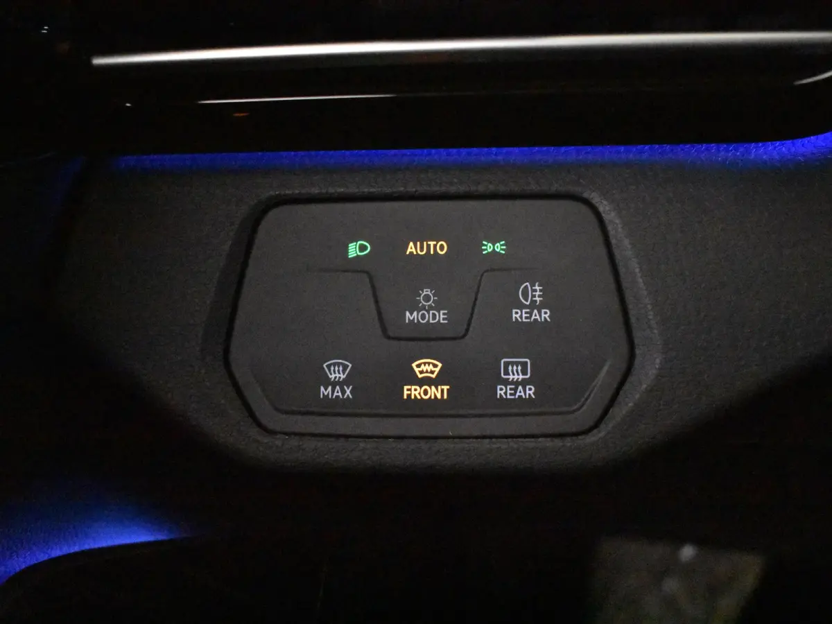 ID.5 Pro 77 kWh l Adaptief cruise control | SOH 98%  | App Connect | Navigatie | Stoel/stuurverwarming | Climate control | LED | DAB | 19 "LMV"