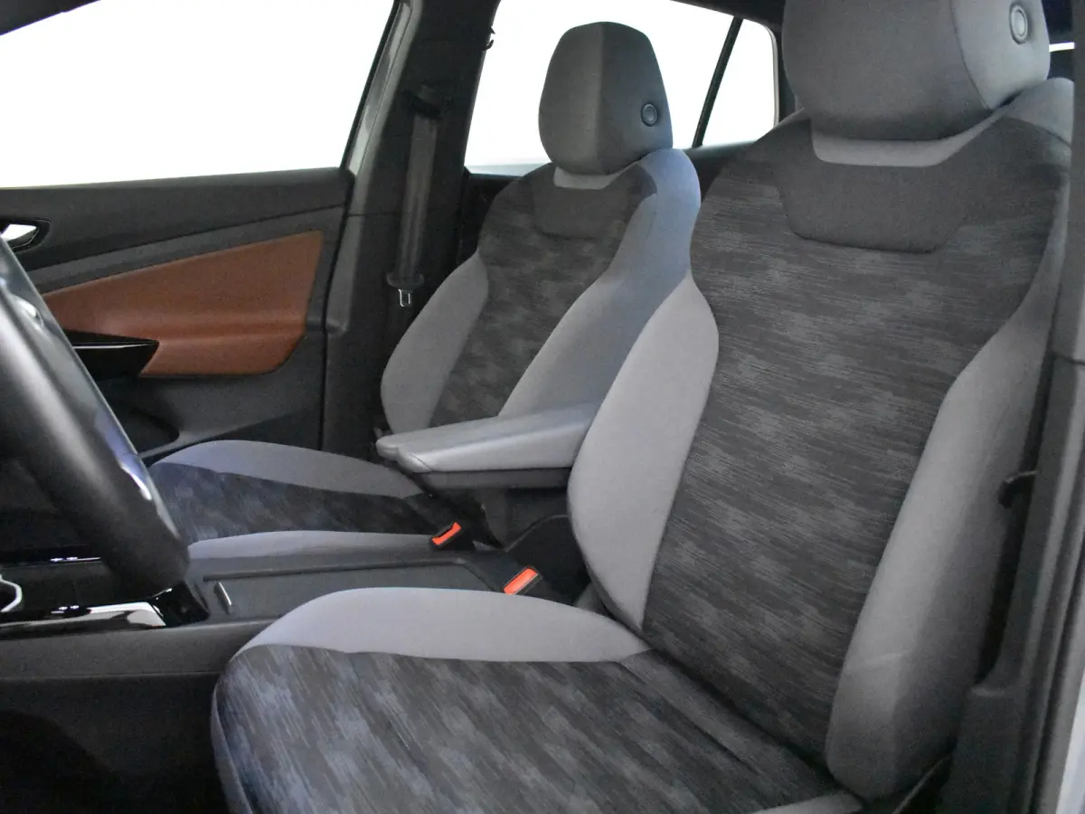 ID.5 Pro 77 kWh l Adaptief cruise control | SOH 98%  | App Connect | Navigatie | Stoel/stuurverwarming | Climate control | LED | DAB | 19 "LMV"