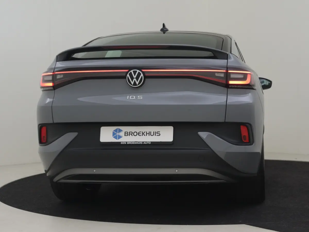 ID.5 Pro 77 kWh l Adaptief cruise control | SOH 98%  | App Connect | Navigatie | Stoel/stuurverwarming | Climate control | LED | DAB | 19 "LMV"