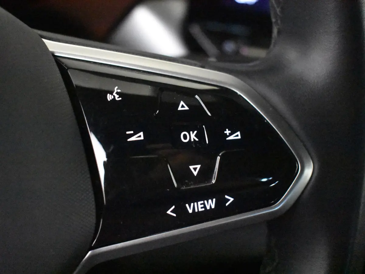 ID.5 Pro 77 kWh l Adaptief cruise control | SOH 98%  | App Connect | Navigatie | Stoel/stuurverwarming | Climate control | LED | DAB | 19 "LMV"