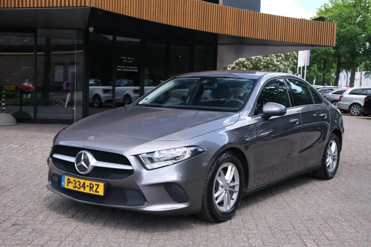 180|Rijklaar|Camera|Apple Carplay|Android Auto|LaneAssist|Regensensor