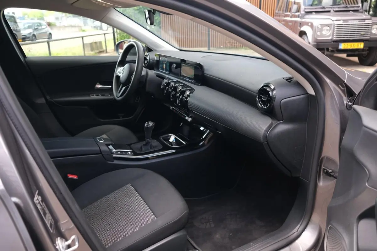 180|Rijklaar|Camera|Apple Carplay|Android Auto|LaneAssist|Regensensor