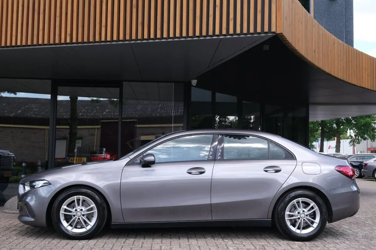 180|Rijklaar|Camera|Apple Carplay|Android Auto|LaneAssist|Regensensor