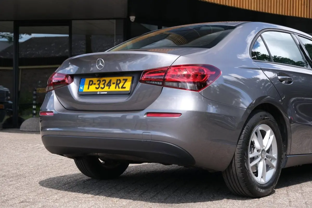 180|Rijklaar|Camera|Apple Carplay|Android Auto|LaneAssist|Regensensor
